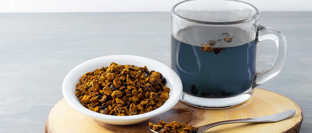 Magische Trüffel gelöst in Wasser. Trüffeltee.